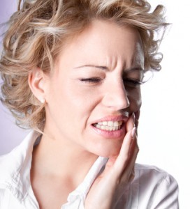Parodontitis kann schmerzhaft sein